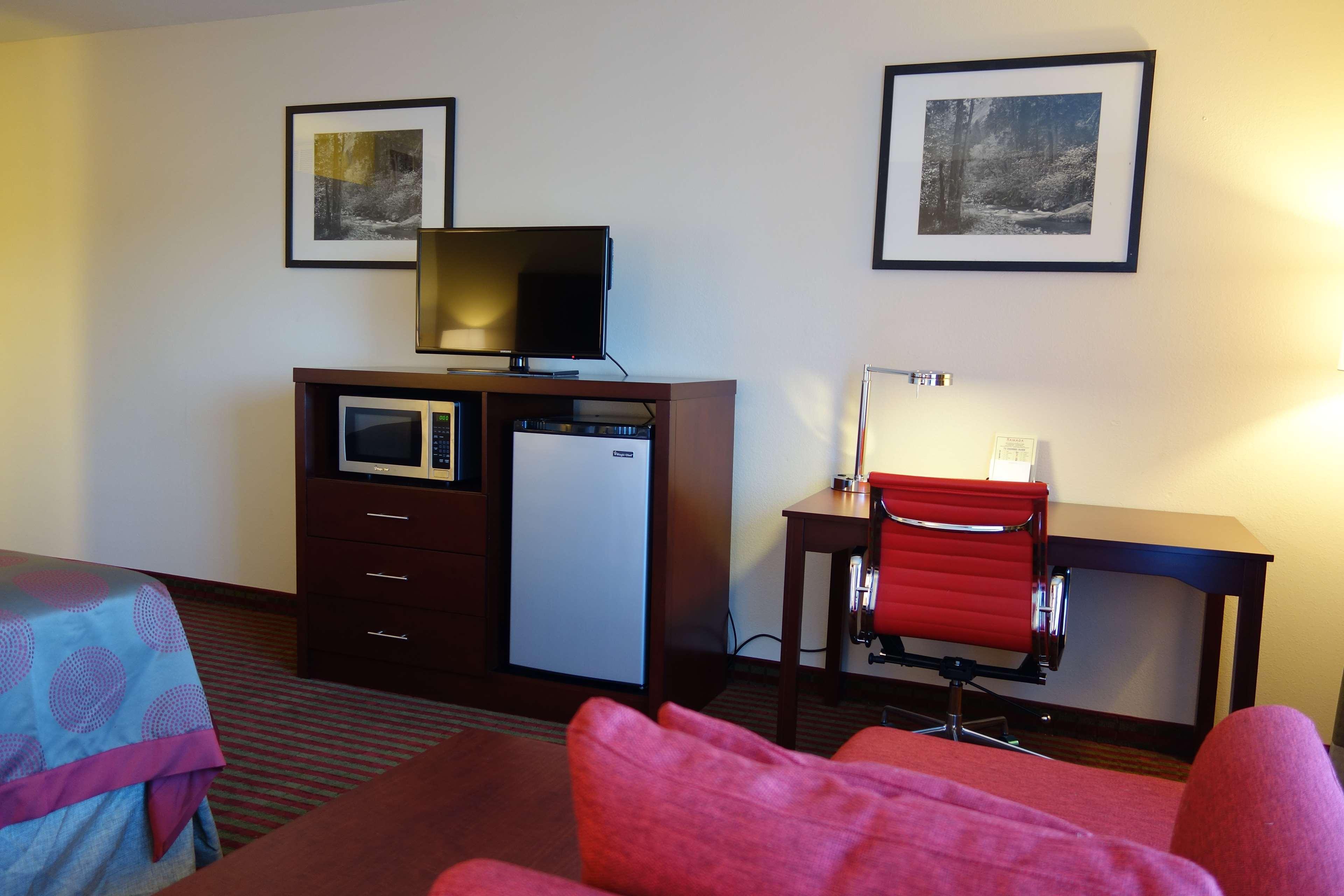 Ramada By Wyndham Sacramento Hotel North Highlands Buitenkant foto