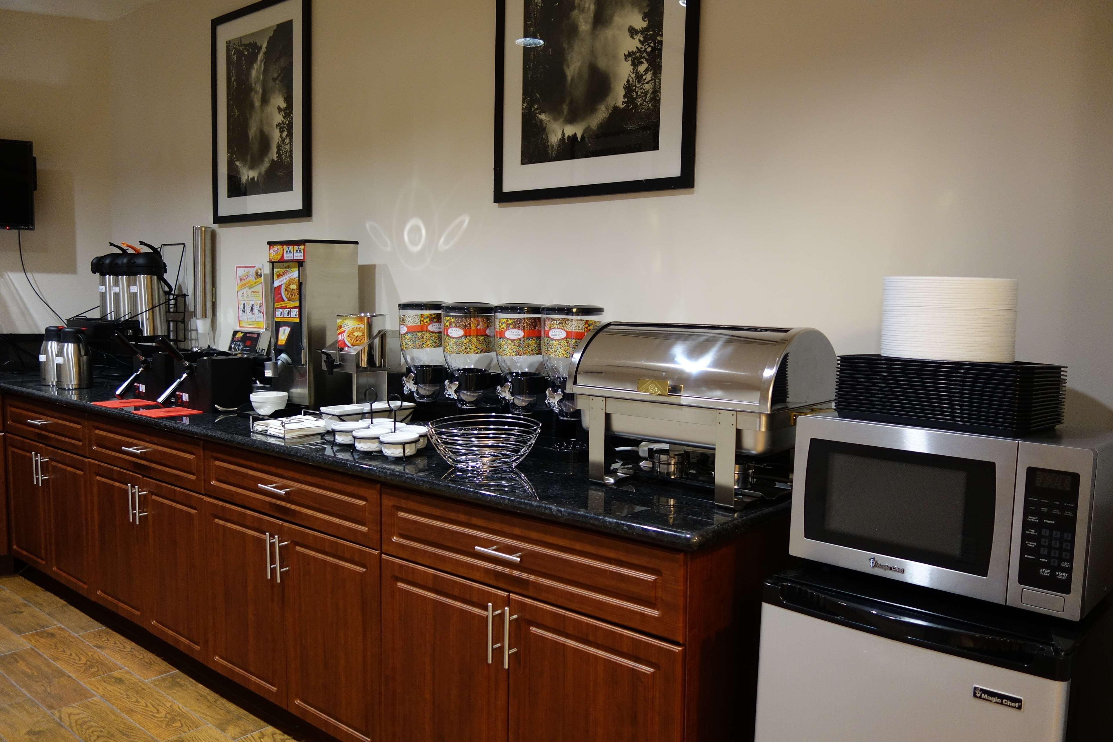 Ramada By Wyndham Sacramento Hotel North Highlands Buitenkant foto