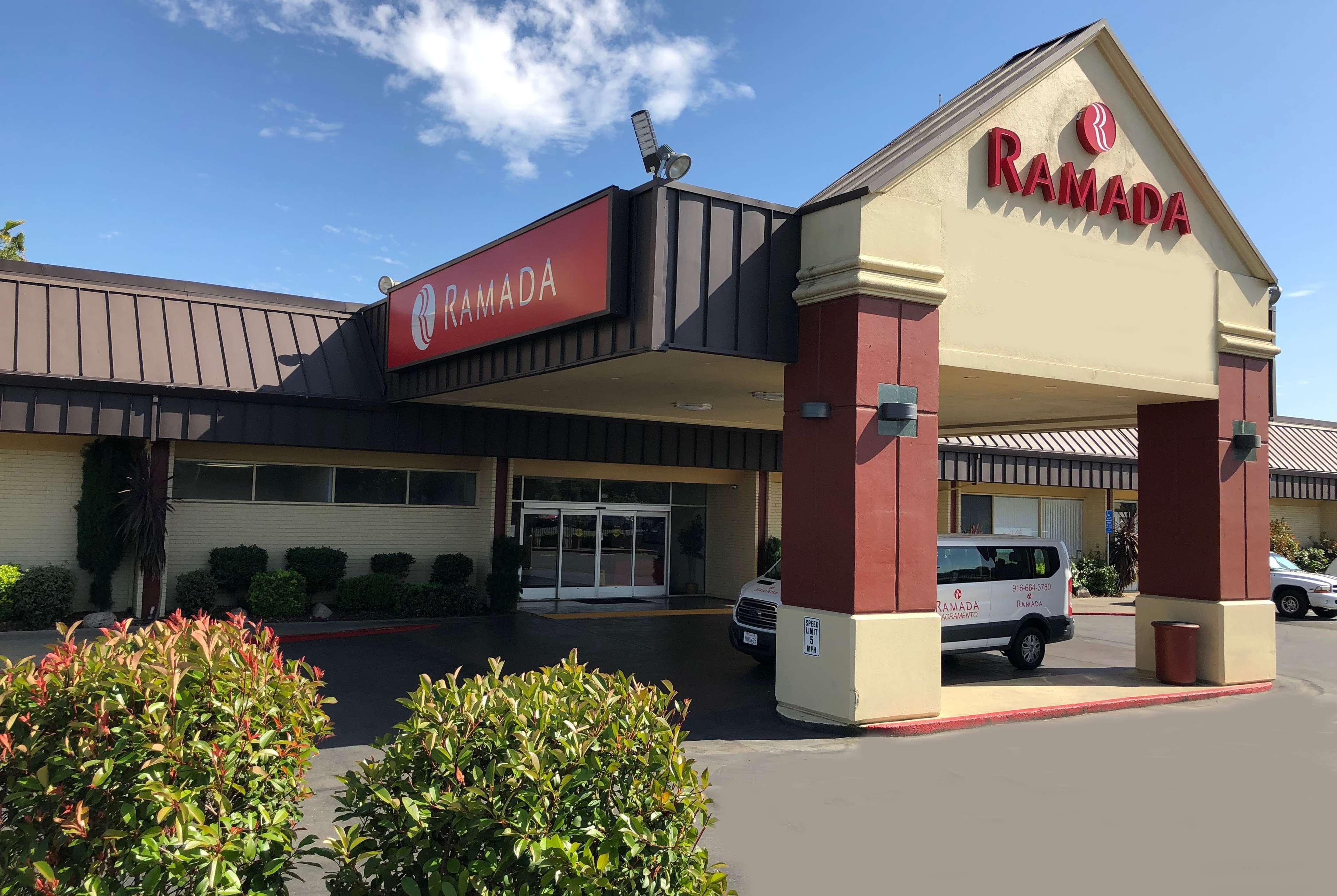 Ramada By Wyndham Sacramento Hotel North Highlands Buitenkant foto