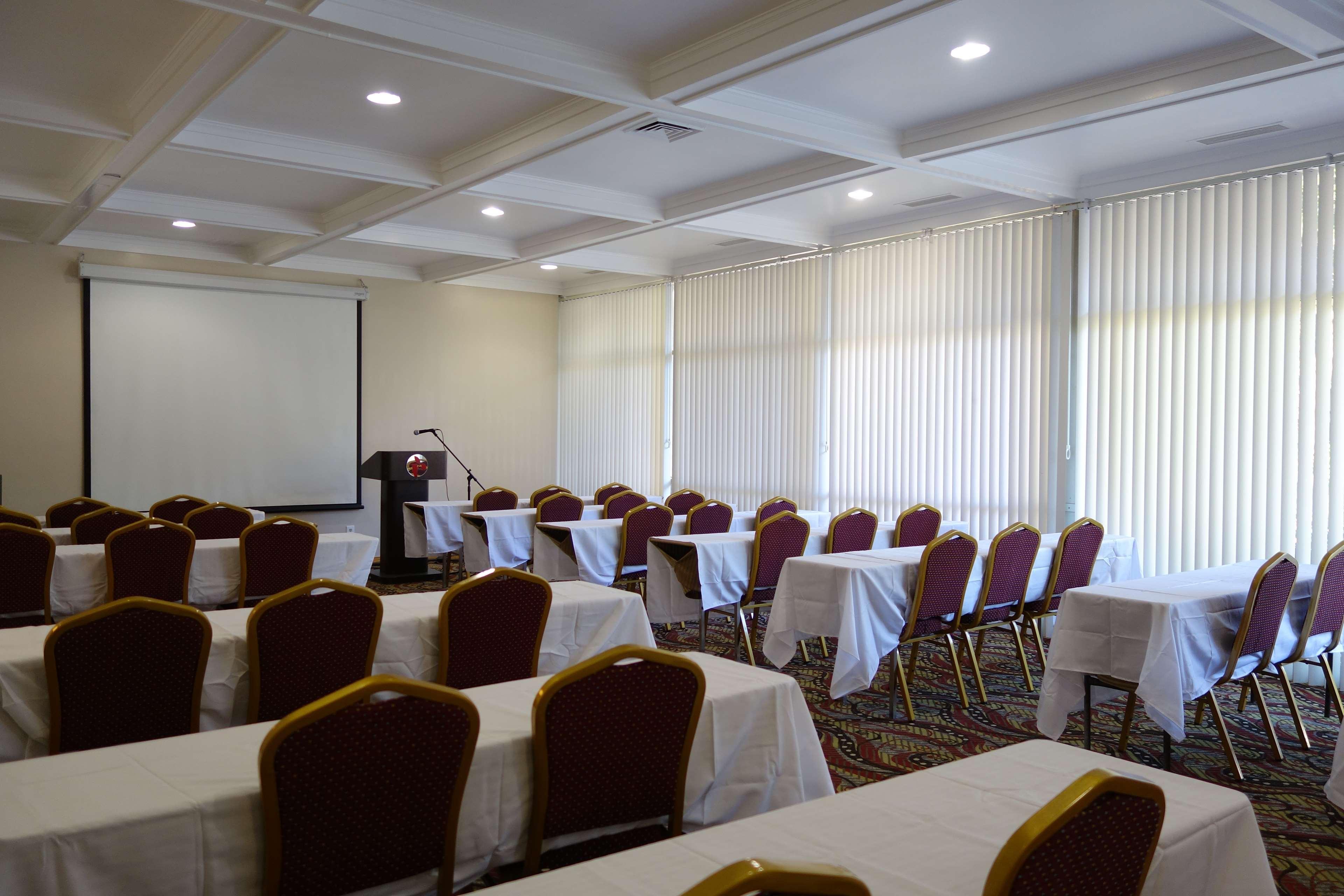 Ramada By Wyndham Sacramento Hotel North Highlands Buitenkant foto