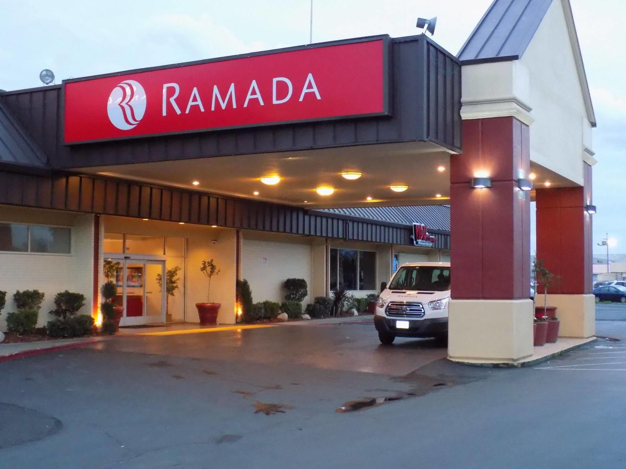 Ramada By Wyndham Sacramento Hotel North Highlands Buitenkant foto