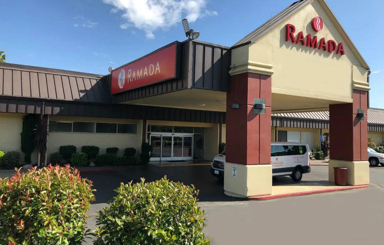 Ramada By Wyndham Sacramento Hotel North Highlands Buitenkant foto